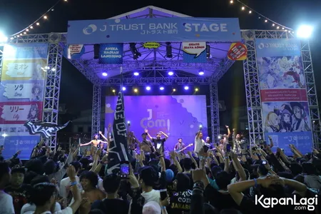 Foto Orkes Pensil Alis Young Lex