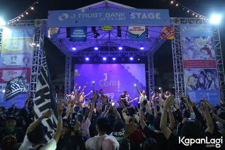 Foto Orkes Pensil Alis Young Lex