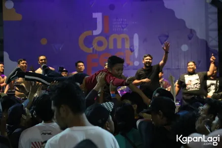 Foto Orkes Pensil Alis Young Lex