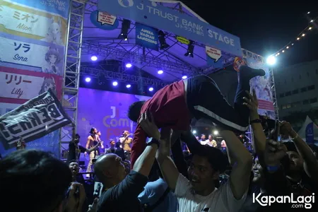 Foto Orkes Pensil Alis Young Lex