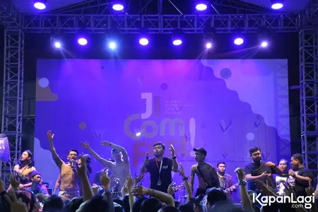 Foto Orkes Pensil Alis Young Lex