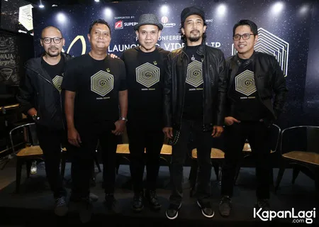 Foto Padi Reborn