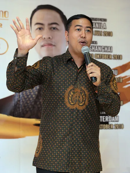 Foto Pandji Pragiwaksono