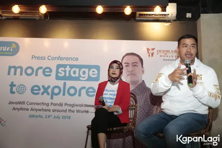 Foto Pandji Pragiwaksono