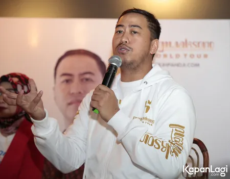 Foto Pandji Pragiwaksono