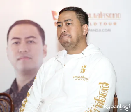 Foto Pandji Pragiwaksono