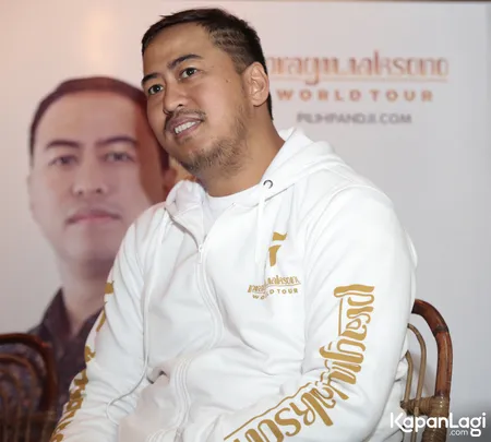 Foto Pandji Pragiwaksono