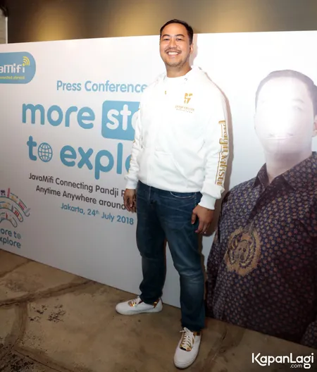 Foto Pandji Pragiwaksono