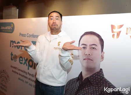 Foto Pandji Pragiwaksono