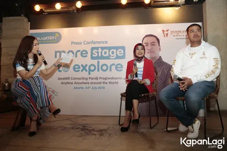 Foto Pandji Pragiwaksono