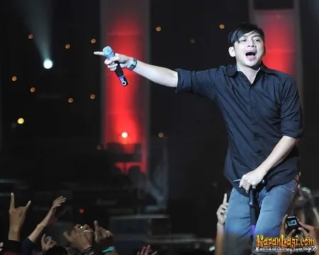 Foto Pasha Ungu