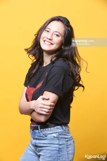 Foto Pevita Pearce