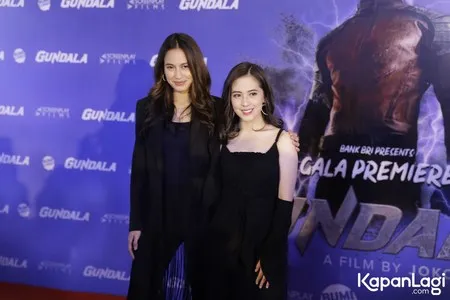Foto Pevita Pearce