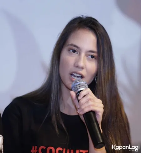 Foto Pevita Pearce