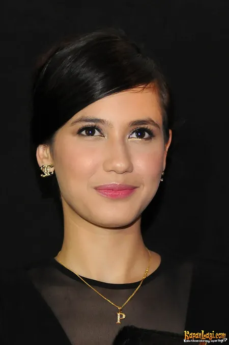 Foto Pevita Pearce