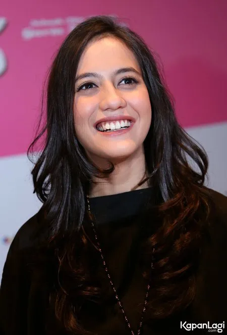 Foto Pevita Pearce