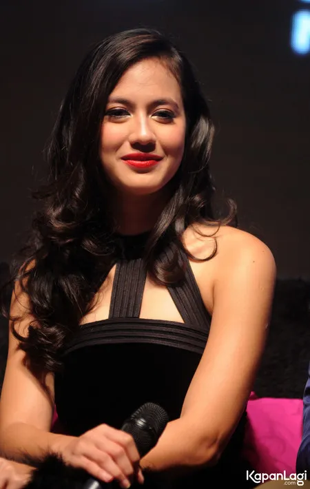 Foto Pevita Pearce
