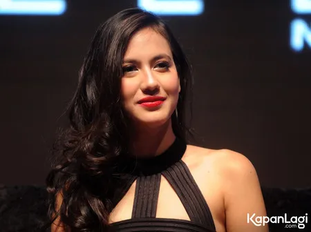 Foto Pevita Pearce