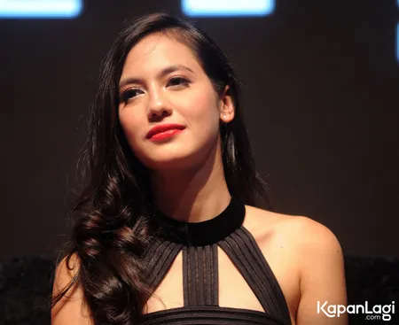 Foto Pevita Pearce