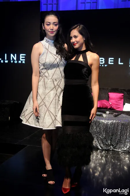 Foto Pevita Pearce