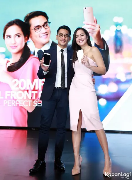 Foto Pevita Pearce