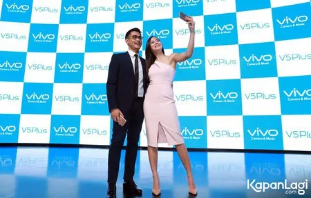 Foto Pevita Pearce
