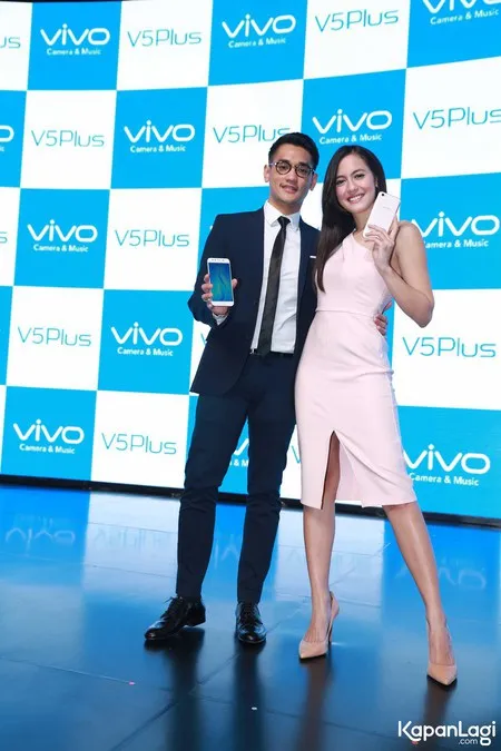 Foto Pevita Pearce