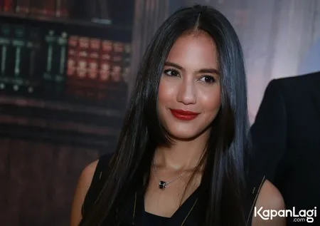 Foto Pevita Pearce