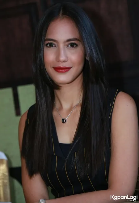 Foto Pevita Pearce
