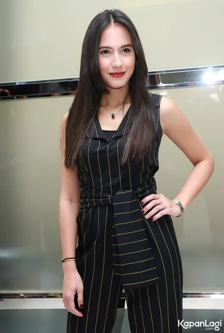 Foto Pevita Pearce