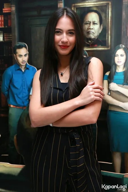 Foto Pevita Pearce