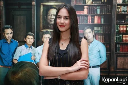 Foto Pevita Pearce