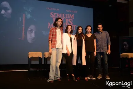 Foto Pevita Pearce