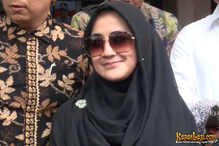 Foto Pipik Dian Irawati