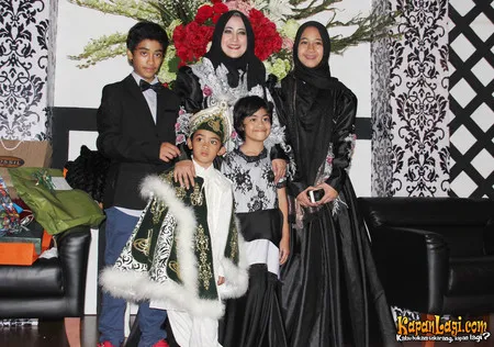 Foto Pipik Dian Irawati