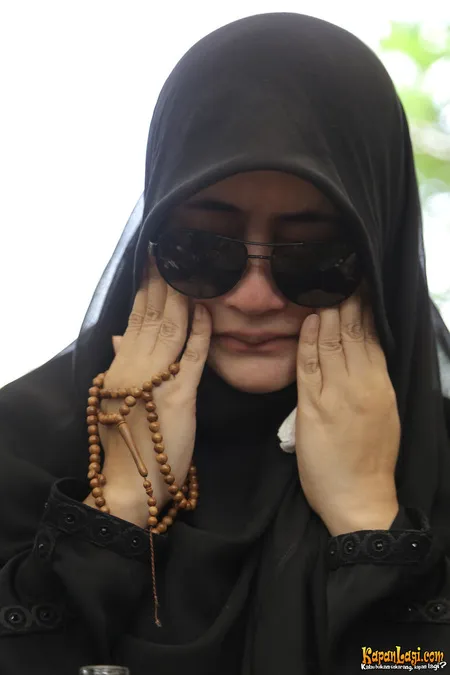 Foto Pipik Dian Irawati