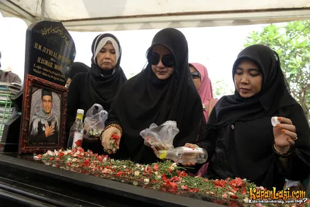 Foto Pipik Dian Irawati