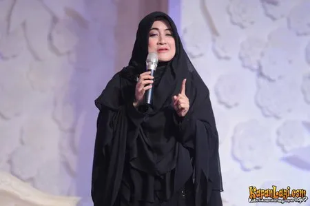 Foto Pipik Dian Irawati