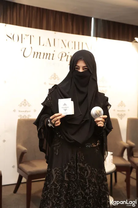 Foto Pipik Dian Irawati