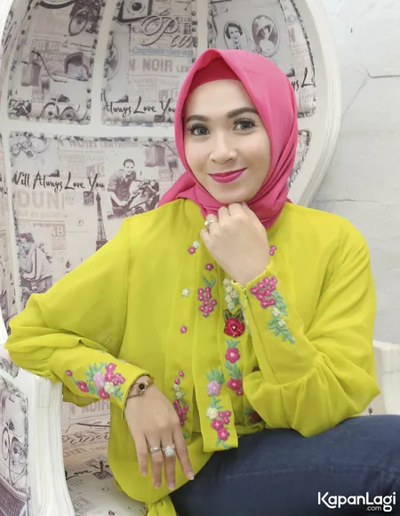 Foto Poppy Putri