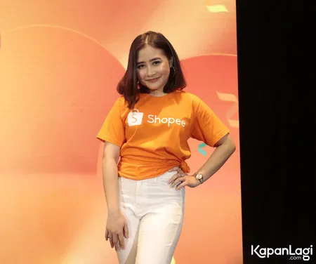 Foto Prilly Latuconsina