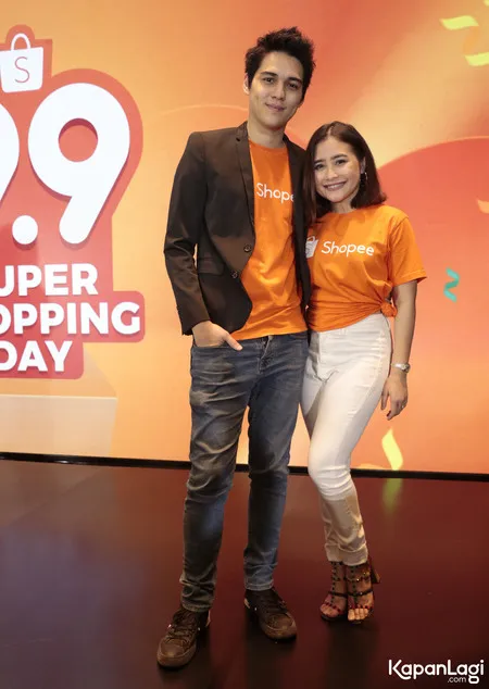 Foto Prilly Latuconsina