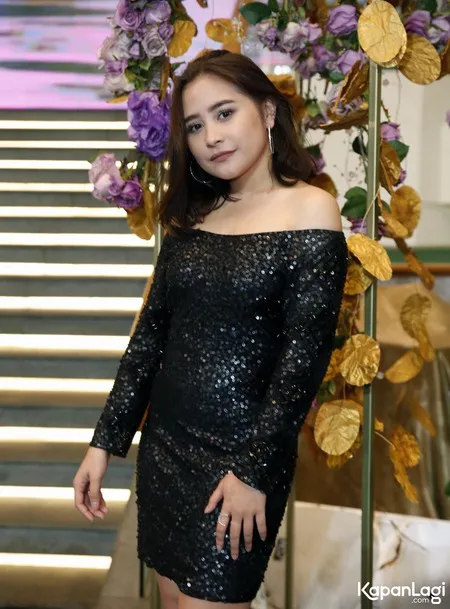 Foto Prilly Latuconsina