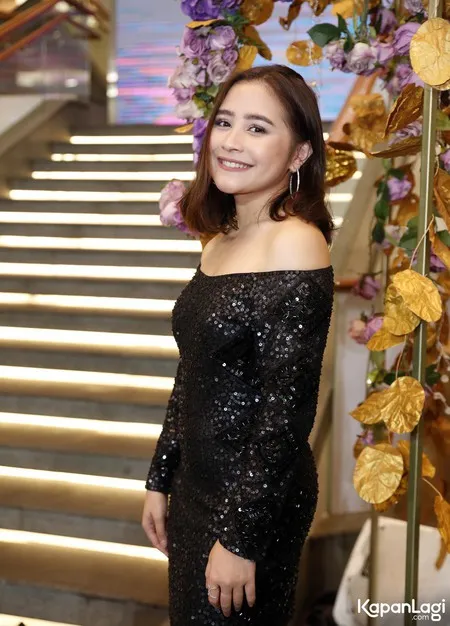 Foto Prilly Latuconsina