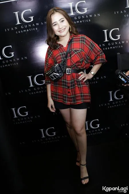 Foto Prilly Latuconsina