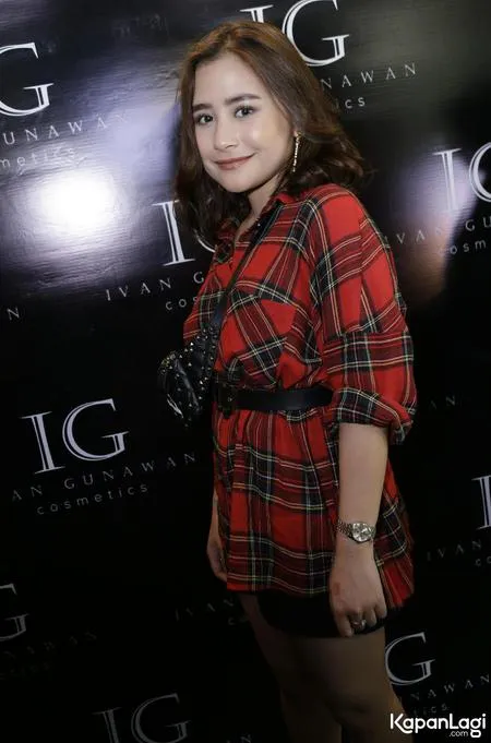 Foto Prilly Latuconsina