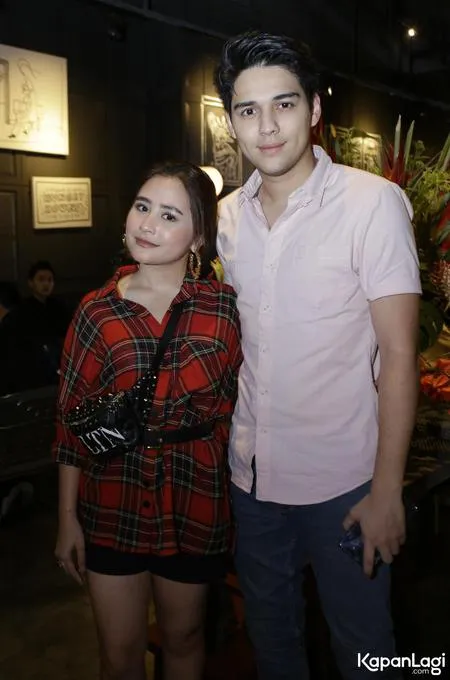 Foto Prilly Latuconsina