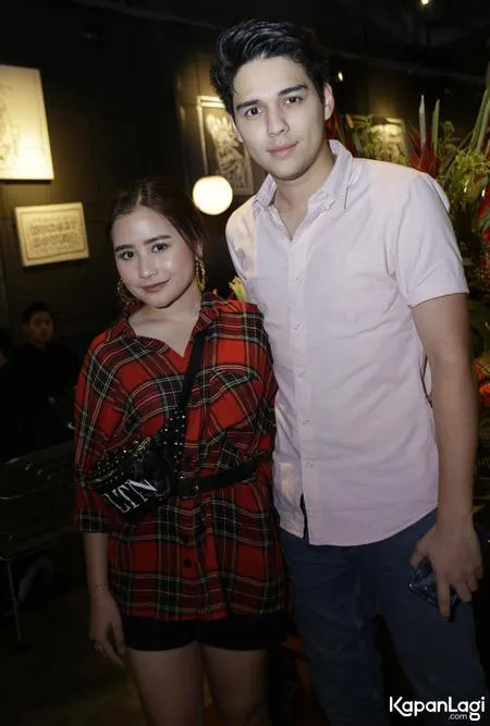 Foto Prilly Latuconsina