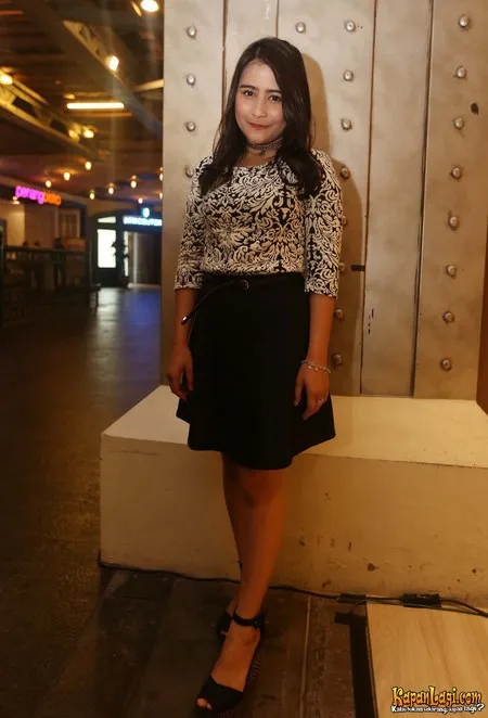 Foto Prilly Latuconsina
