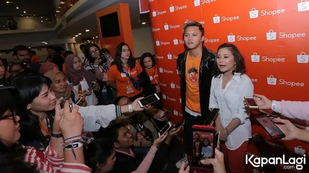 Foto Prilly Latuconsina